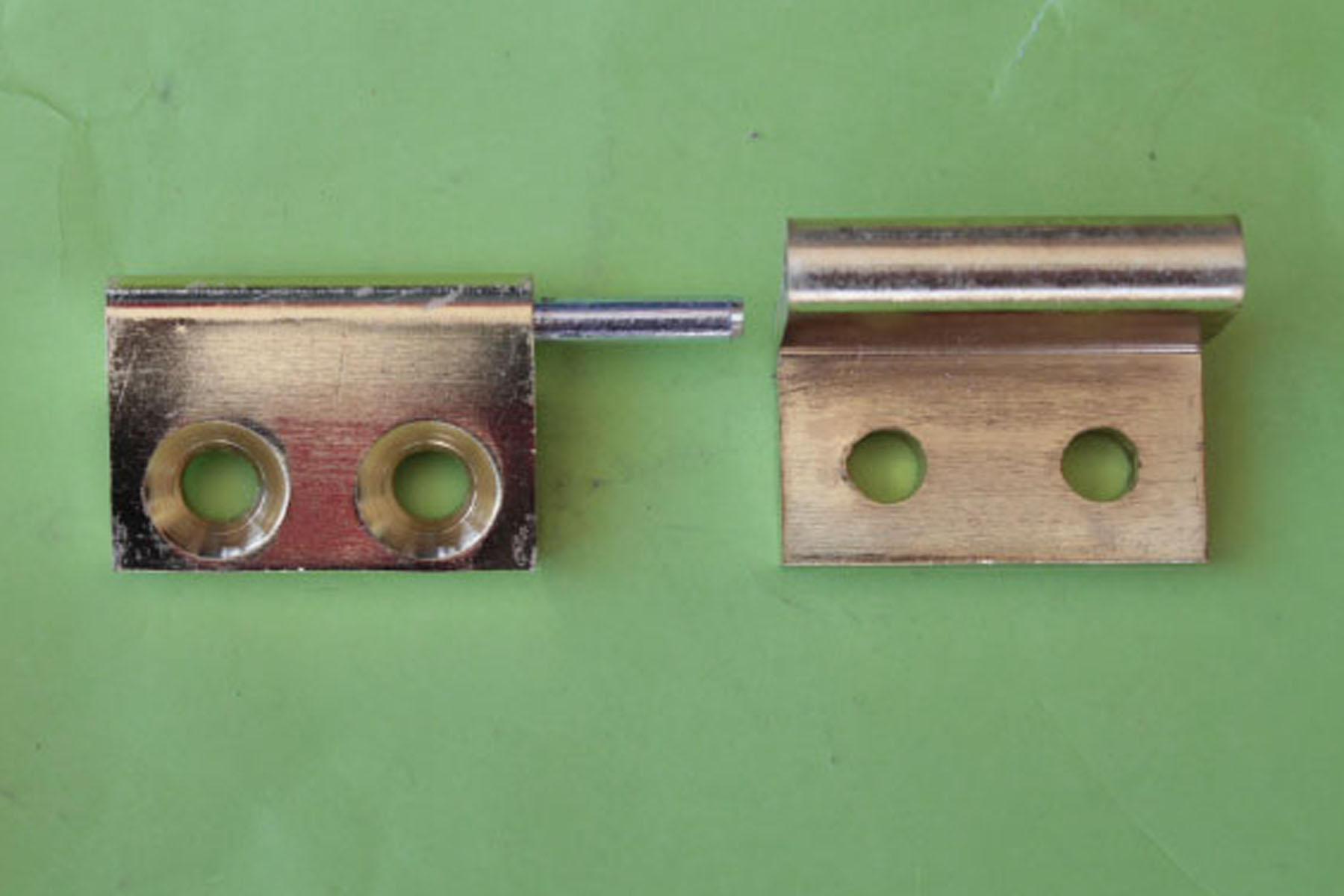 Hamilton 4 inch Cash Locker Hinge 4000LKT RH Prictured