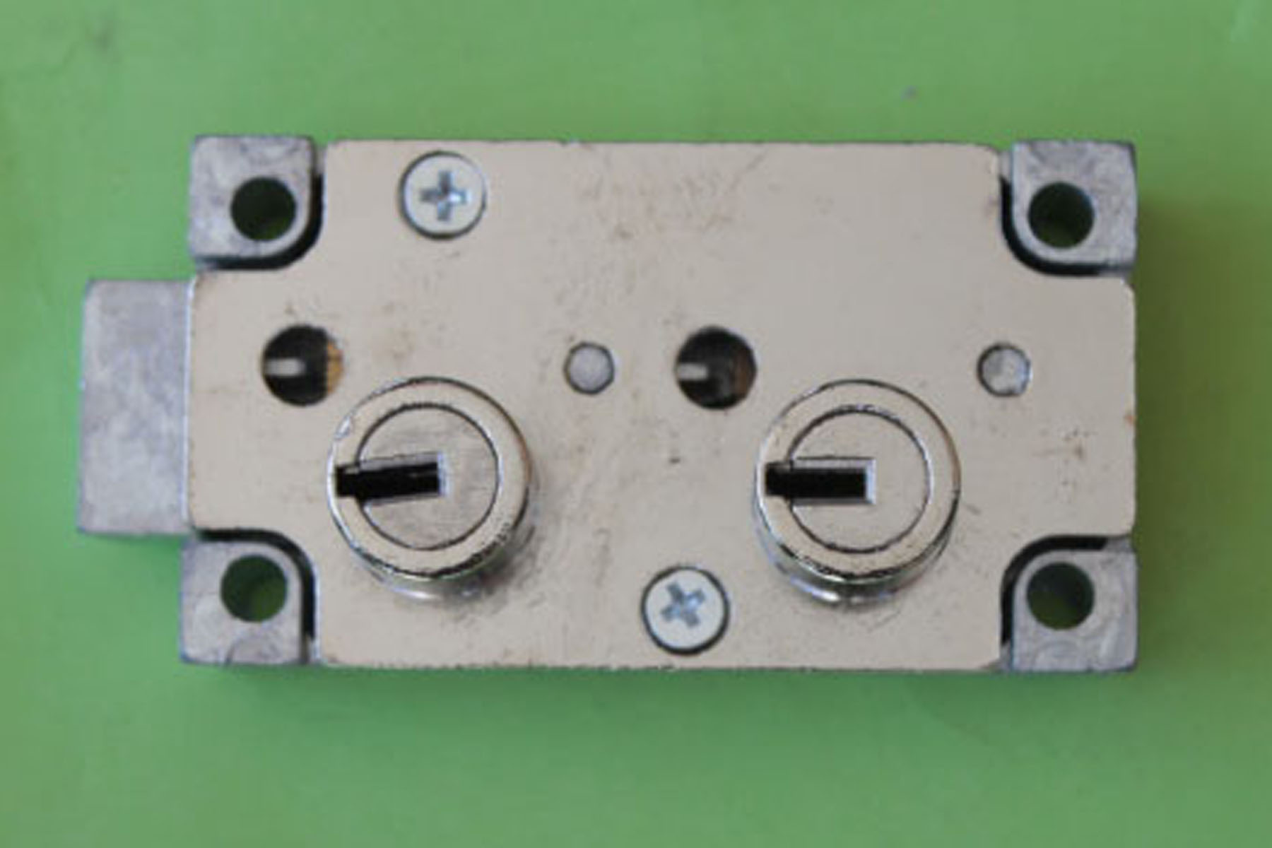 Miles X4 B440 Lock - Right Hand