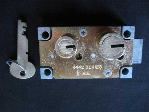 Sargent & Greenleaf 4442 Series - Right Hand